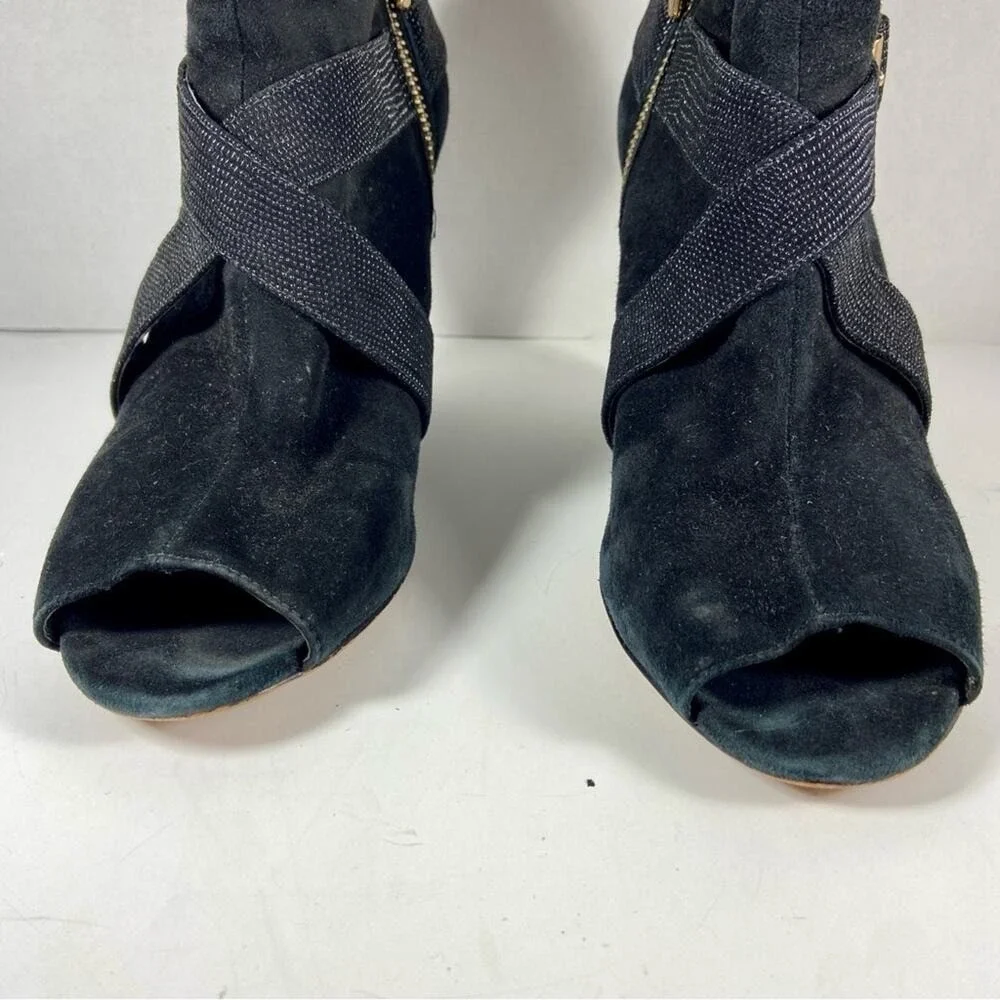 Vince Camuto women Suede wedges 8.5 Peep Toe Wedge Booties Black Gold Buckle 8.5